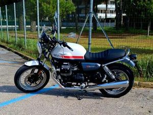 MOTO GUZZI V7 - 2025
