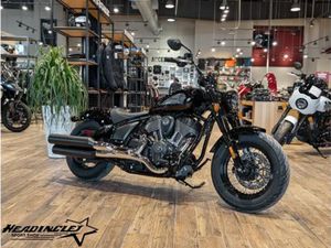 2025 INDIAN MOTORCYCLE CHIEF BOBBER ABS // BLACK METALLIC