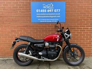 TRIUMPH BONNEVILLE 900