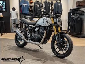 2026 TRIUMPH SPEED 400 // PEARL METALLIC WHITE/PHANTOM BLACK