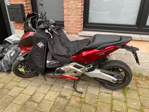 ② HONDA FORZA 750 CC