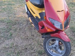 ПРОДАВАМ СКУТЕР ПЕЖО СПИДФАИД →