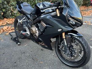 HONDA CBR 650R
