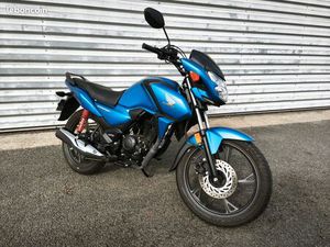 HONDA 125 CBF DE 2024 AVEC SEULEMENT 2400KMS - 1ERE MAIN