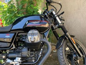 MOTO GUZZI V7 STONE SPÉCIAL ÉDITION 2023