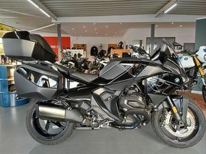 BMW R 1300 RT TRIPLE BLACK