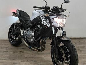 KAWASAKI Z650 A2 AKRAPOVIC