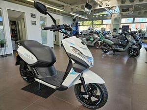 PEUGEOT STREETZONE E2 PLUS