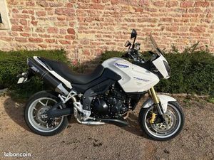 TRIUMPH TIGER 1050 1ERE MAIM