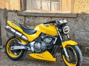 HONDA HORNET