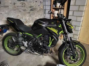 KAWASAKI Z650 CANTON GRISONS -