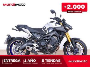YAMAHA - MT 09