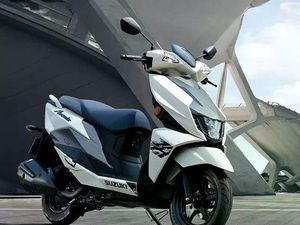 SUZUKI AVENIS 125 VORFÜHRER, INKLUSIVE 1. INSPEKTION