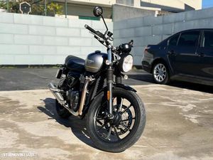 TRIUMPH SPEED TWIN 900