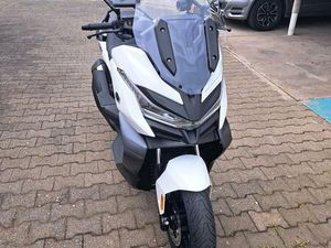 BMW C 400 GT IST BAUGLEICH MIT VOGE SR4 MAX 350 ,