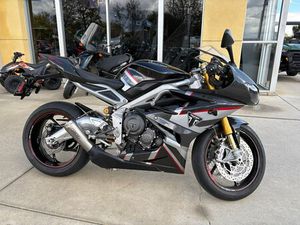 2020 TRIUMPH DAYTONA MOTO 2 765