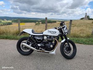 MOTO TRIUMPH STREET CUP A2 BONNEVILLE■LIGNE VANCE AND HINES TRÈS BELLE SONORITÉ.■SELLE DEUX PERSONNES DISPONI
