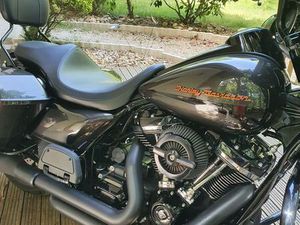 HARLEY DAVIDSON STREET GLIDE SPÉCIAL