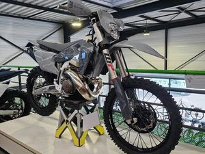 HUSQVARNA 300 TE PRO MY26 A PARTIR DE 189 EUROS / MOIS