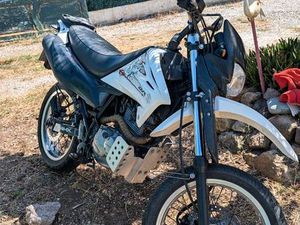 SUZUKI DR 125 SM