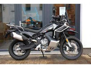 CFMOTO 800 MT-X - PŘEDVÁDĚCÍ STROJ, DPH, KRÁSNÝ STAV