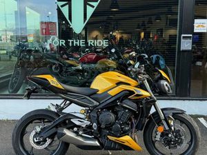 TRIUMPH STREET TRIPLE RS 2023 765 CM3 | MOTO ROADSTER | 17 505 KM | JAUNE | 63170 AUBIERE