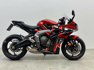 TRIUMPH DAYTONA 660 LINGVALLS EDI PASSA PÅ SUPERREA