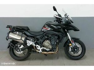 QJ MOTOR SRT 700 ON ROAD