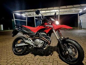 ② HONDA FMX 650 SUPERMOTARD