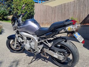YAMAHA FZ6