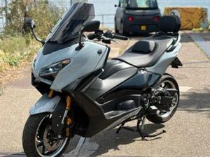 YAMAHA TMAX TECH MAX 560 – 2025 – ZEER NETTE STAAT — MOTOREN | YAMAHA — MARKTPLAATS