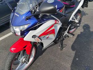 HONDA CBR 250 R