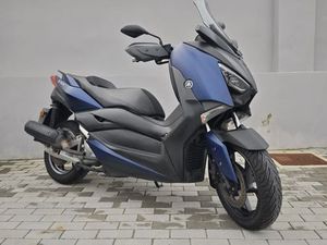 YAMAHA X-MAX 125