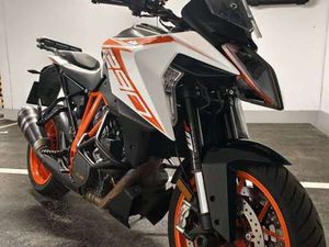SUPER DUKE GT