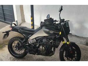 HUSQVARNA - SVARTPILEN