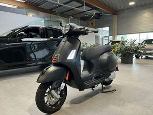 VESPA GTS 300 SCHWARZ