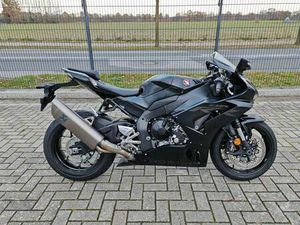 HONDA CBR 1000 RR -R FIREBLADE ABS AKRA + HELM...