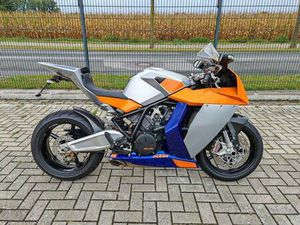 KTM RC 8 1190 + HELM...