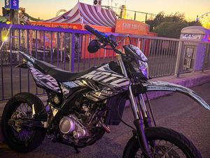 YAMAHA WR125X SUPER MOTO PETROL MANUAL 125 CC