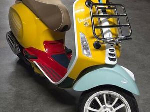 ② VESPA PRIMAVERA 50 CC - SEAN WOTHERSPOON EDITION