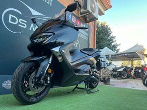 YAMAHA TMAX 530