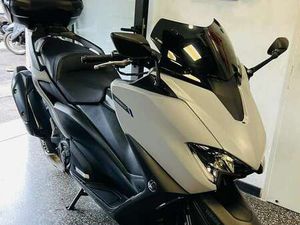 YAMAHA TMAX 560 BAULETTO PLEXY 12 MESI GARANZIA GRIGIO