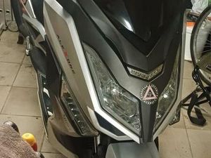 ② SCOOTER 125 CC ALEX ONE FIN 2017 KM 9376KM AVEC TOUS DOCUMENT