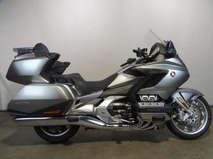 HONDA GL 1800 TOURING DELUXE DCT ZILVER