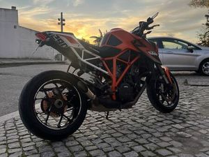 KTM 1290 SUPER DUKE R ALMADA, COVA DA PIEDADE, PRAGAL E CACILHAS