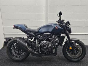 HONDA CB1000R BLACK EDITION ** SEAT COWL - QUICK SHIFTER - DEC 26 MOT **