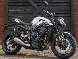 TRIUMPH STREET TRIPLE 765 R 765 CC