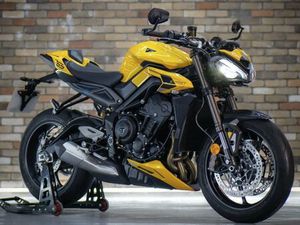 TRIUMPH SPEED TRIPLE RS