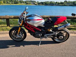 DUCATI MONSTER 1100S