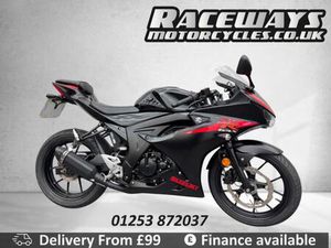 SUZUKI GSX-R125 BLACK, 2018 18 REG AL8, 9,836 MILES, 124 CC SPORTS EXHAUST.